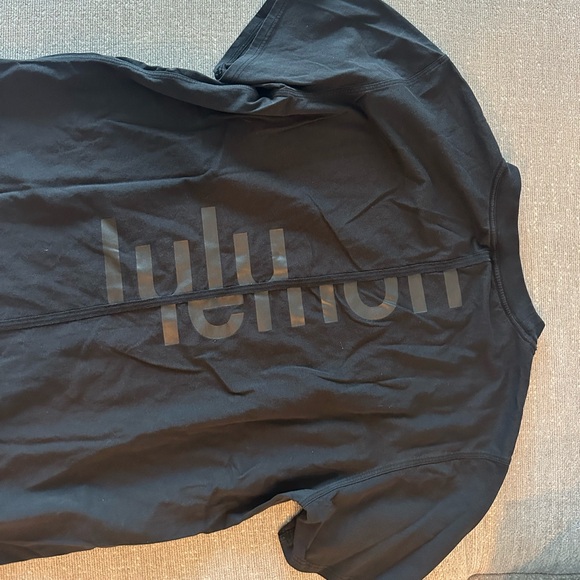 Lululemon graphic T-shirt size 6 - Picture 2 of 4